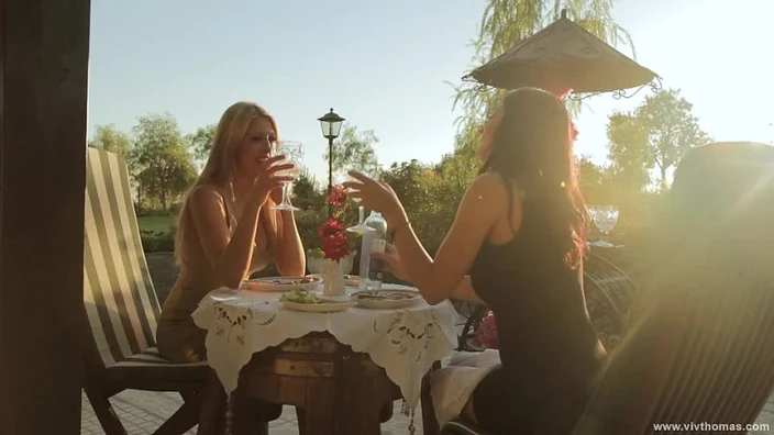 Viv Thomas - Nicole Smith & Lexi Lowe - Story Of She 2