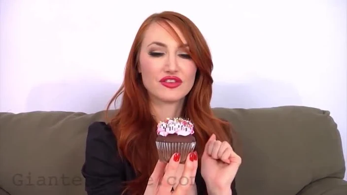 Giantess - Kendra's Cup Cake City