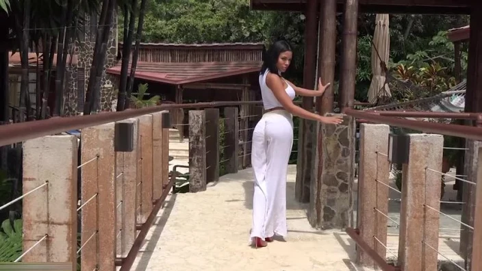 Luna Star Nice Ass Show 2