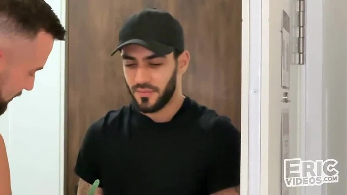 The Delivery Man Fucked Me – Alex Brand Douglas Smith