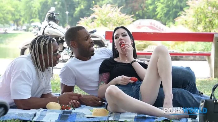 [PornWorld] Anna de Ville - Tattooed Hottie Anna de Ville Enjoys An Interracial