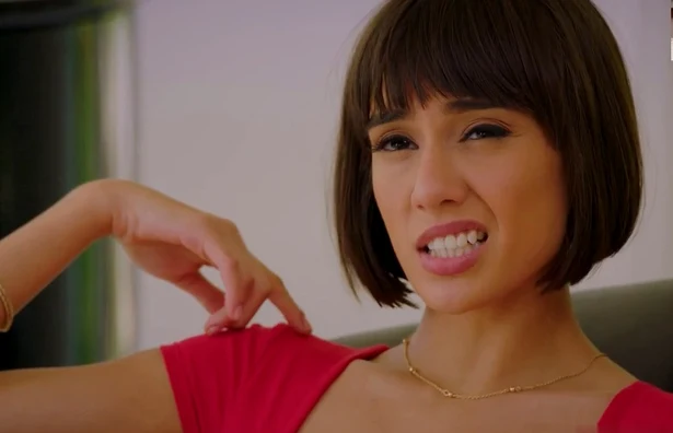 ПОРНО ЕЙ 23 МОЛОДАЯ КРАСИВАЯ МЕТИСКА ФЛИРТУЕЬТ С МУЖИКОМ porn sex teen Janice Griffith