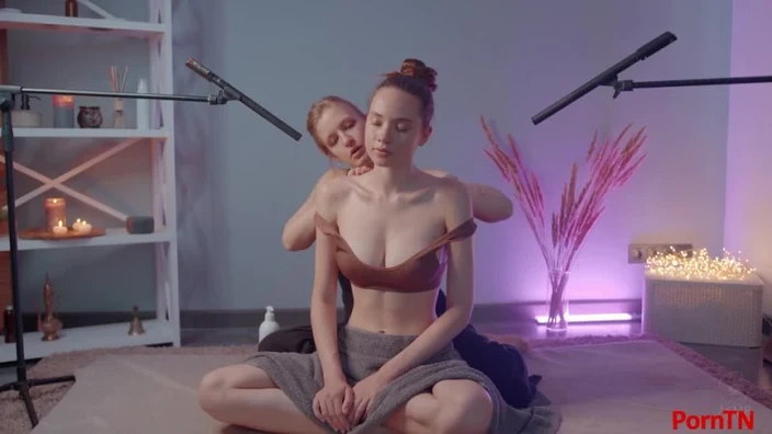 Massage ASMR - Body Connection Massage by Yolana to Sandra