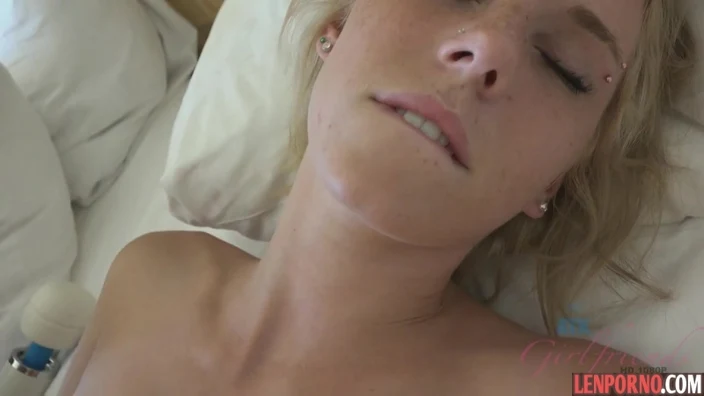 Разбудил веснушку и нежно отымел Daddy's Slut
