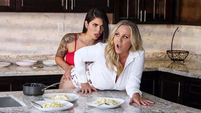 I Want Her To Like Me: Julia Ann, Gina Valentina (Авто субтитры)