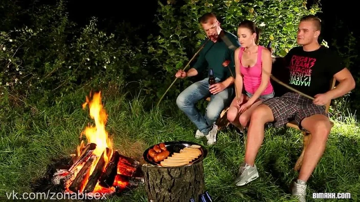 Zona Bisex Grilling Up A Hearty Serving Of Bisex