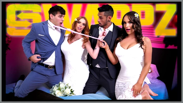 SWAPZZ : MomSwap - Jessica Aaren, Teal Conrad / 2025