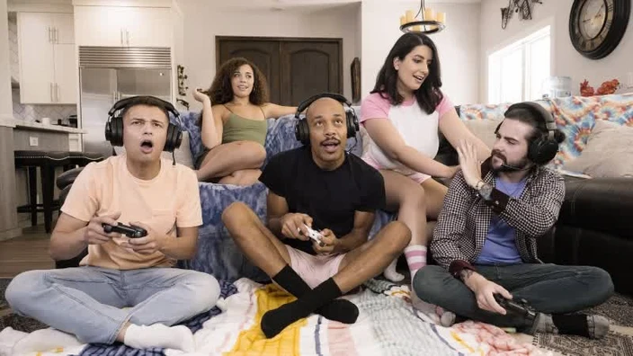 ? Johnny Love, Dwayne Foxxx, Willow Ryder, Sarah Arabic - Fucking With The Gamers - HotGirlsGame, RealityKings