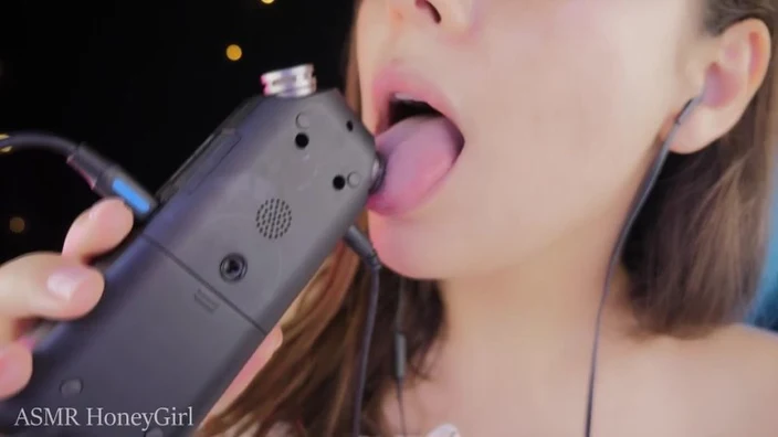 Honeygirl ASMR - Kissing and Mic Licking