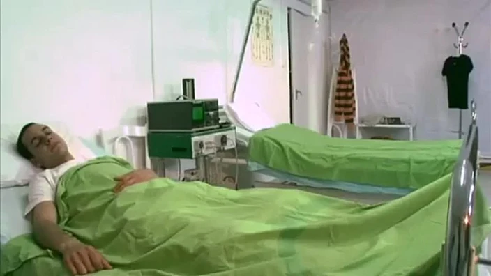 Sexy nurse handling her patient - XNXX.COM