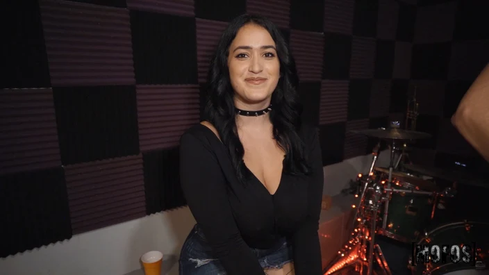LetsPostit/Mofos - Nia Bleu - Distracted Sound Engineer In The Studio