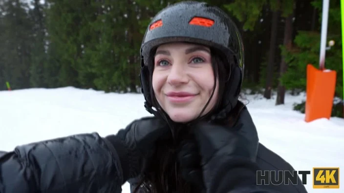 Hunt4K - Emma Evans