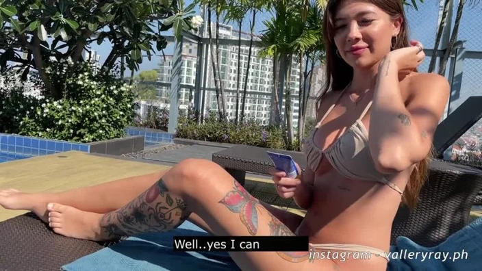 Girl on the Pool Asked me to Apply Sunscreen to Her. Sunbathing Ended up with BJ Hot Quickie