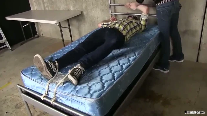 Converse boy