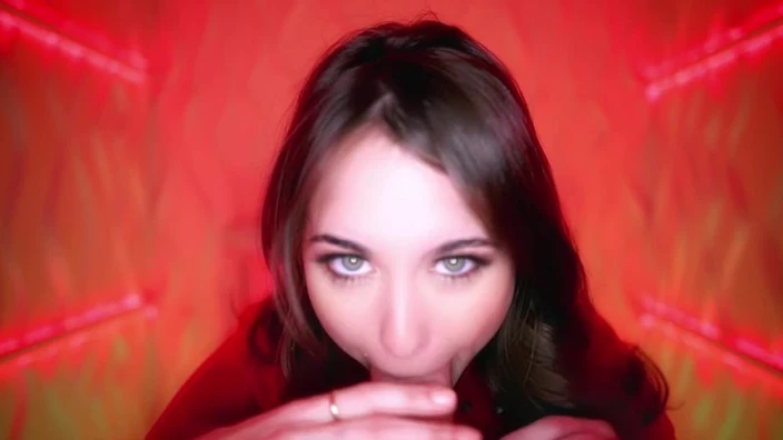 Riley Reid - SwallowSalon - A Merry Christmas Blowjob (g90aked)