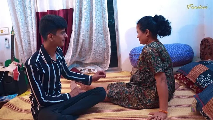 Big Boobs Hot Desi MILF Mother in Law Aunty Bhabhi Indian Saree Kamwali Malkin Devor Hindi ??? Video by Desi Hamster