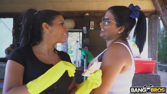 2018-08-28 Sheila Ortega, Kesha Ortega