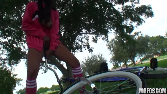 Adriana Milano (I Want To Ride My Bicycle 30.12.10)